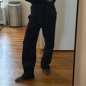 ALO Yoga Black Straight Leg Sweats